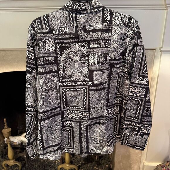 Chico's Black and White Patterned Button Front Top Size XL - Picture 4 of 4